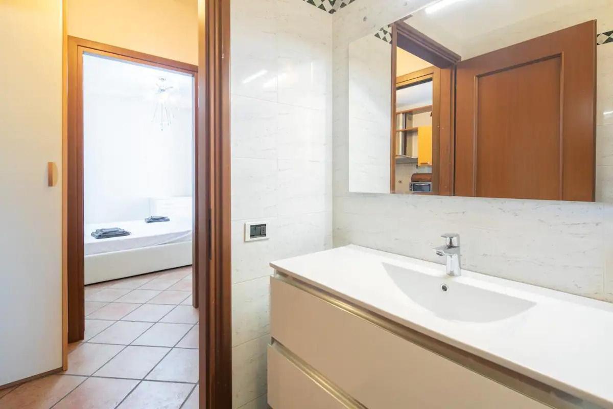 Suite Con 2 Balconi - 6 Guest Prato (Prato) Exterior foto